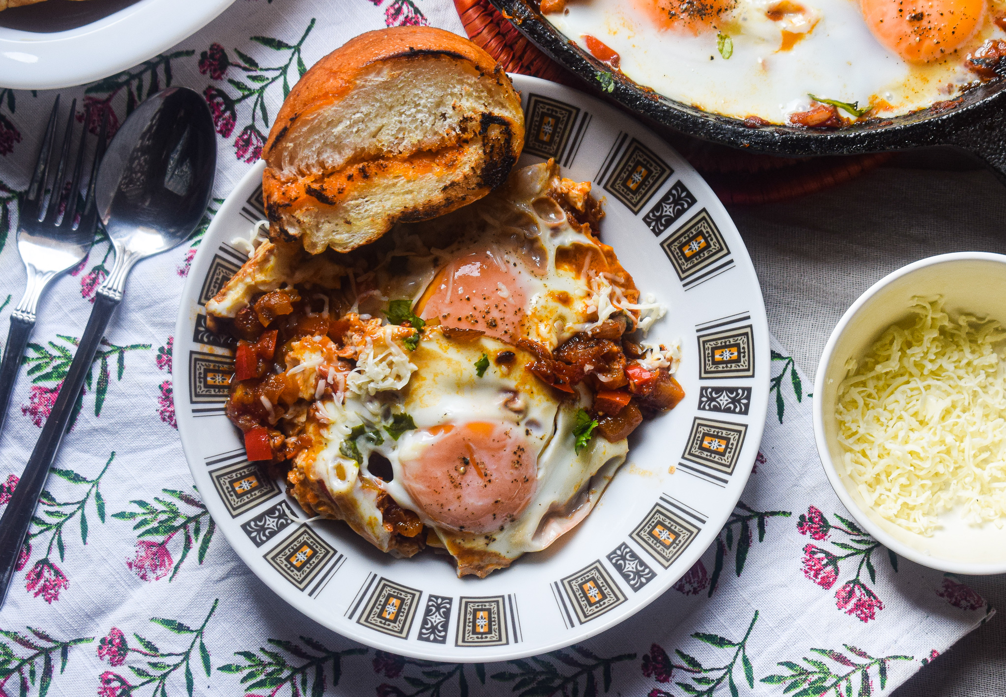 Shakshuka in Spicy Pepper Sauce