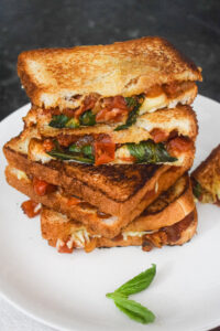 tomato grilled cheese sandwich